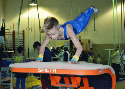 Запорожские гимнасты будут тренироваться на олимпийских снарядах . Запорожские гимнасты будут тренироваться на олимпийских снарядах .