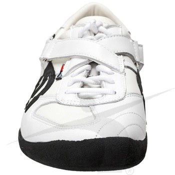 Обувь для метания