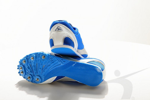 Шиповки для бега на средние и длинные дистанции