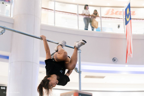 Маленькая конструкция из труб для паркура без деревянных элементов