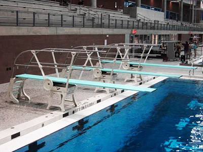 Трамплин DURAFLEX высотой 1м с поручнями с двух сторон