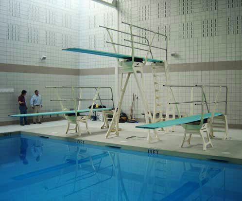 Трамплин DURAFLEX высотой 3 м с поручнями с двух сторон